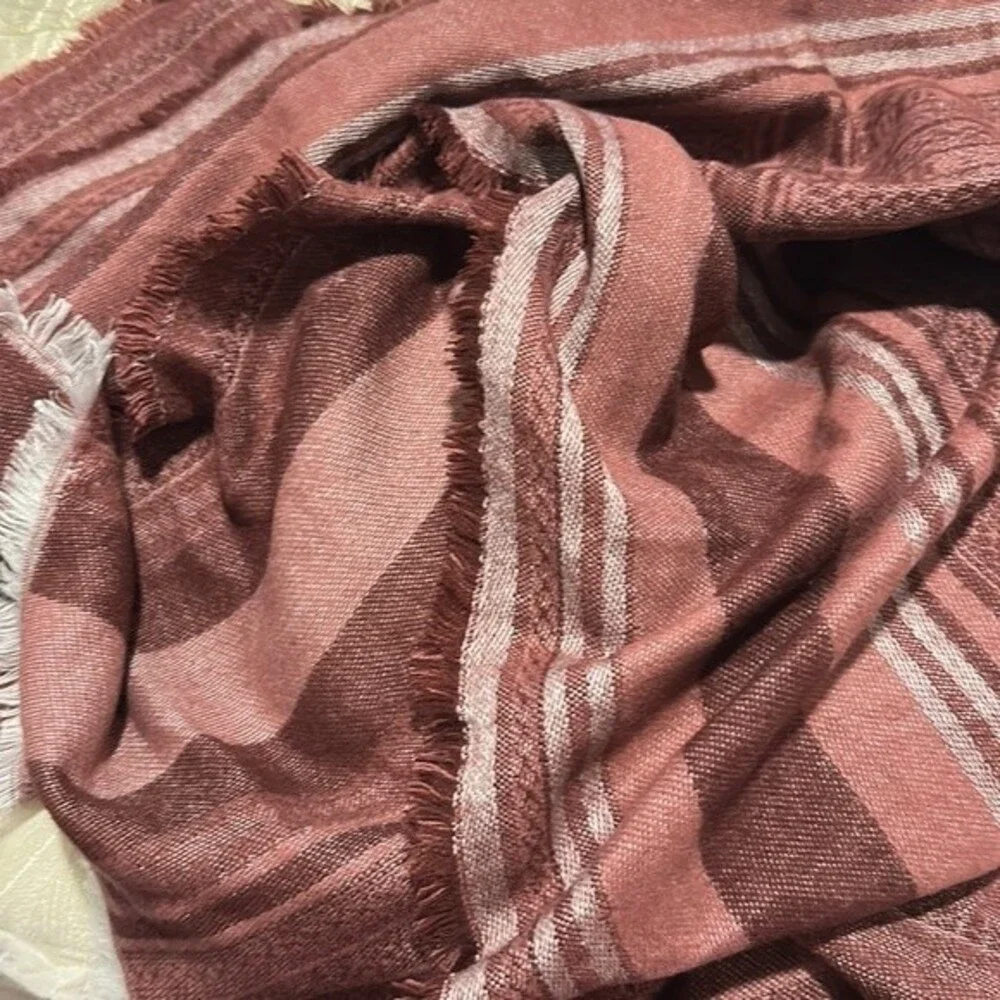 BCBGMAXAZARIA Scarf/Wrap🧣